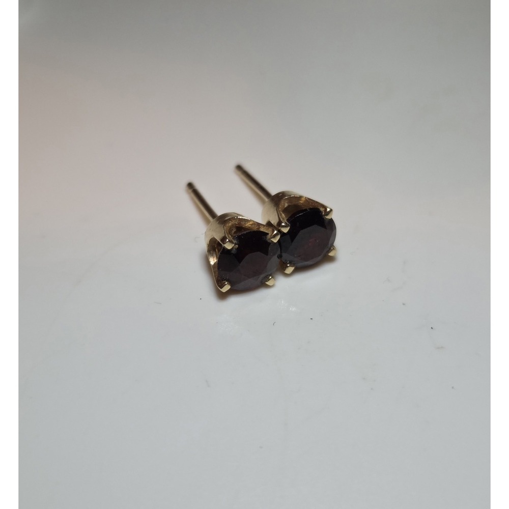 Vintage‎ 14k Yellow Gold & 5mm Garnet Stud Earrings